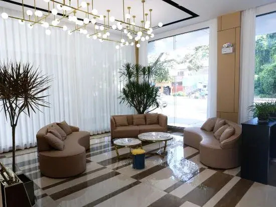 Дэхун: Yingjiang Guanghe Hotel