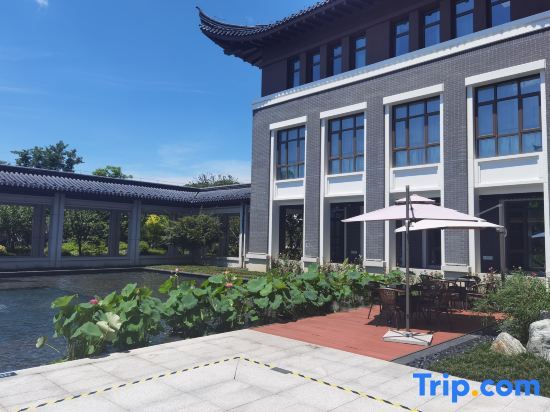 Нинбо: Delight Hotel Lotus Courtyard