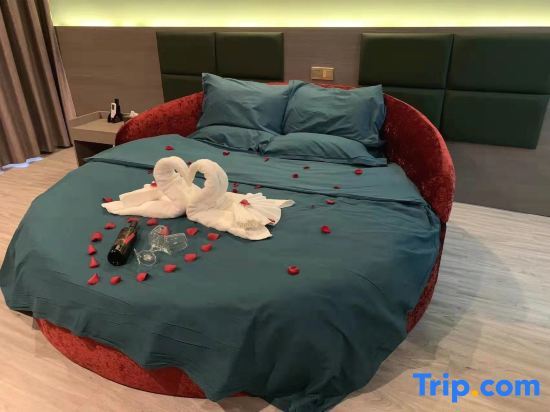 Пуян: Park Cloud Hotel (Taiqian Jinshui road mobile company  store)