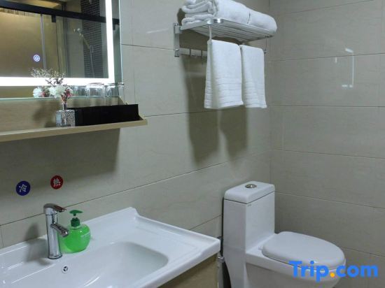 Пуян: Park Cloud Hotel (Taiqian Jinshui road mobile company  store)