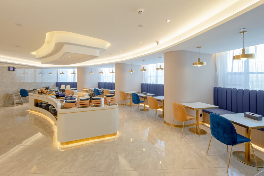 Цзинин: Starway Hotel (Jiaxiang high-speed railway station stone sculpture square shop)