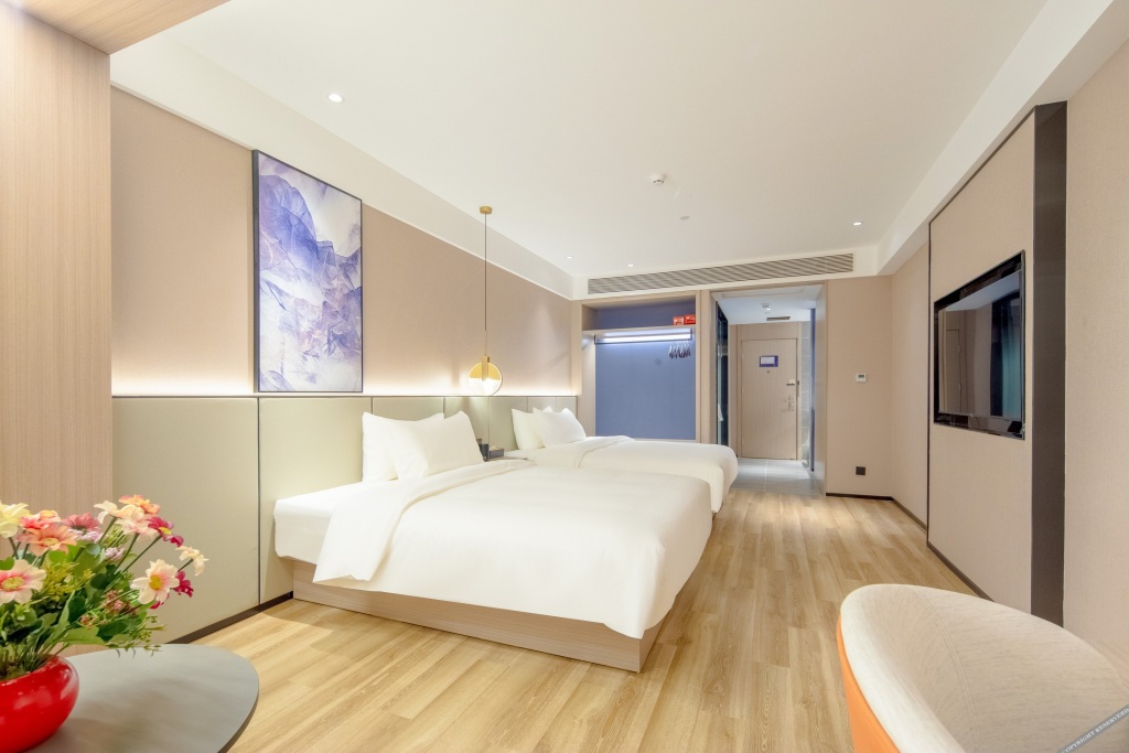 Цзинин: Starway Hotel (Jiaxiang high-speed railway station stone sculpture square shop)