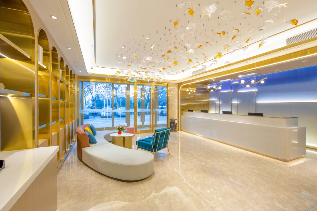 Цзинин: Starway Hotel (Jiaxiang high-speed railway station stone sculpture square shop)