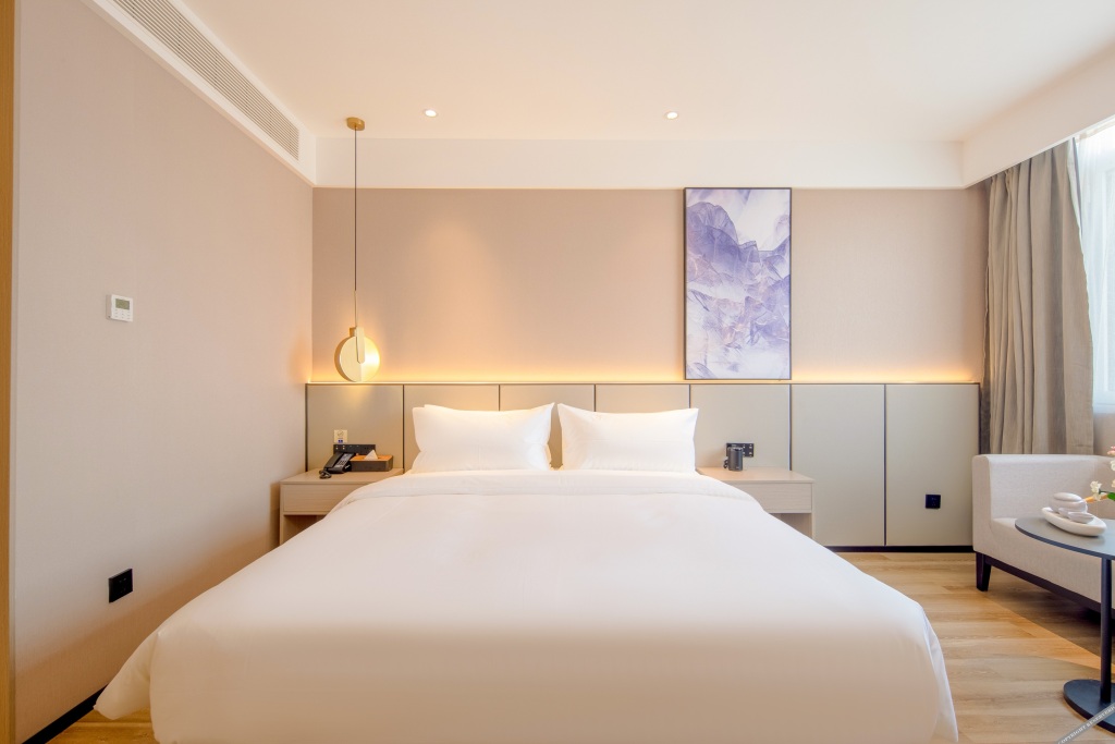 Цзинин: Starway Hotel (Jiaxiang high-speed railway station stone sculpture square shop)