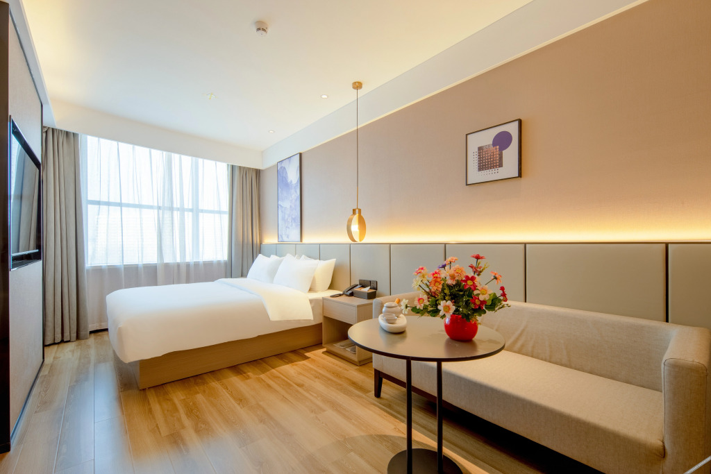 Цзинин: Starway Hotel (Jiaxiang high-speed railway station stone sculpture square shop)