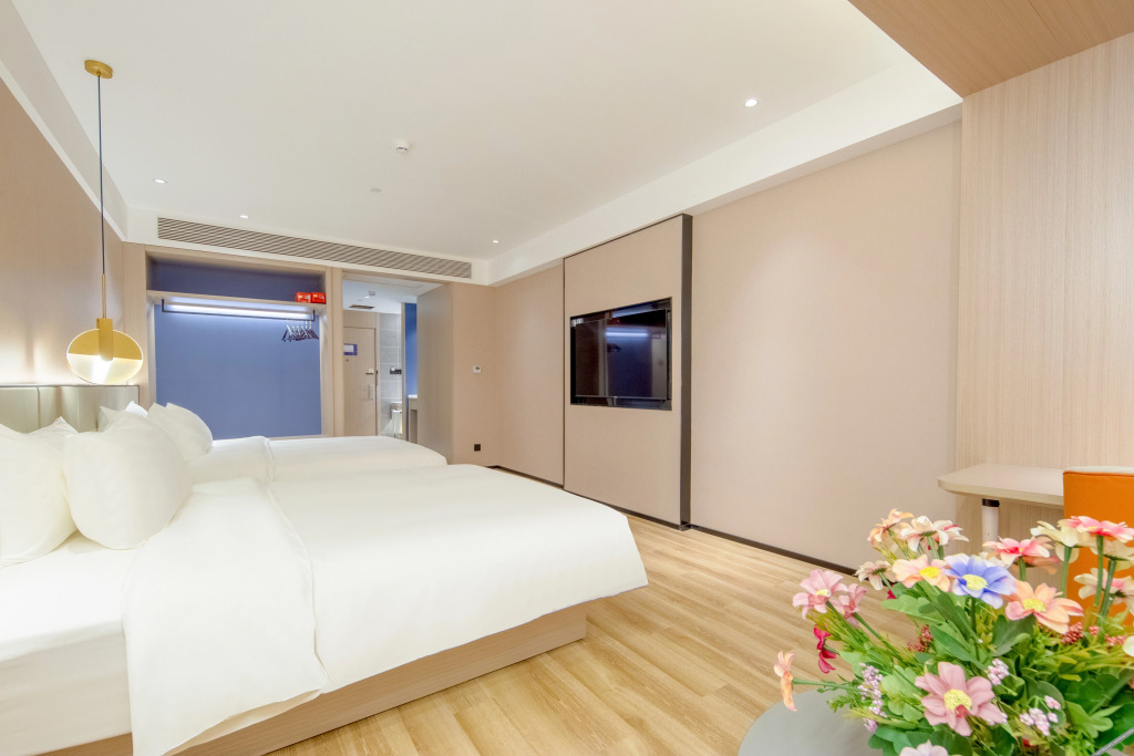 Цзинин: Starway Hotel (Jiaxiang high-speed railway station stone sculpture square shop)