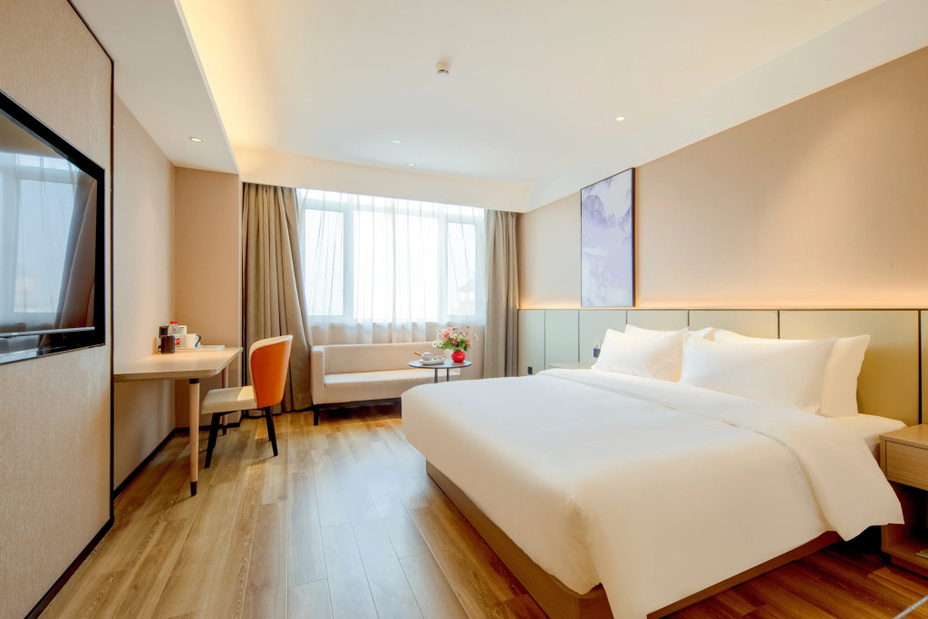 Цзинин: Starway Hotel (Jiaxiang high-speed railway station stone sculpture square shop)