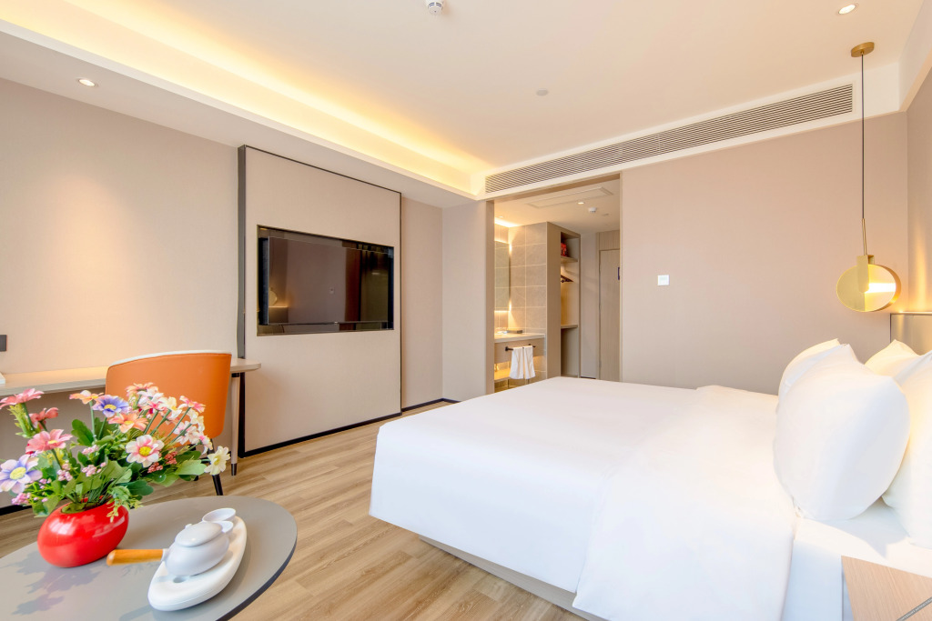 Цзинин: Starway Hotel (Jiaxiang high-speed railway station stone sculpture square shop)