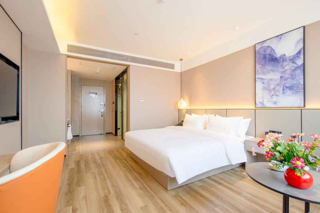 Цзинин: Starway Hotel (Jiaxiang high-speed railway station stone sculpture square shop)