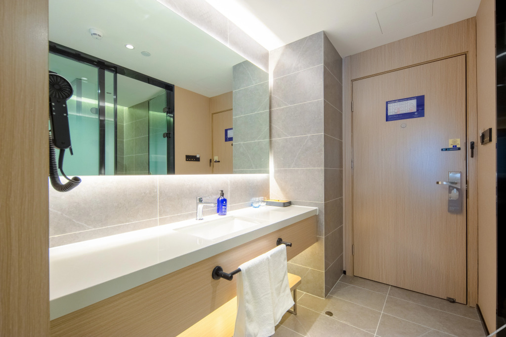 Цзинин: Starway Hotel (Jiaxiang high-speed railway station stone sculpture square shop)