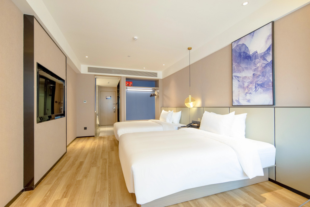 Цзинин: Starway Hotel (Jiaxiang high-speed railway station stone sculpture square shop)