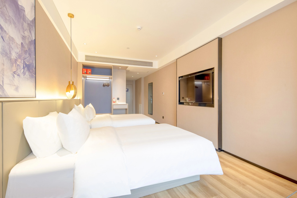 Цзинин: Starway Hotel (Jiaxiang high-speed railway station stone sculpture square shop)