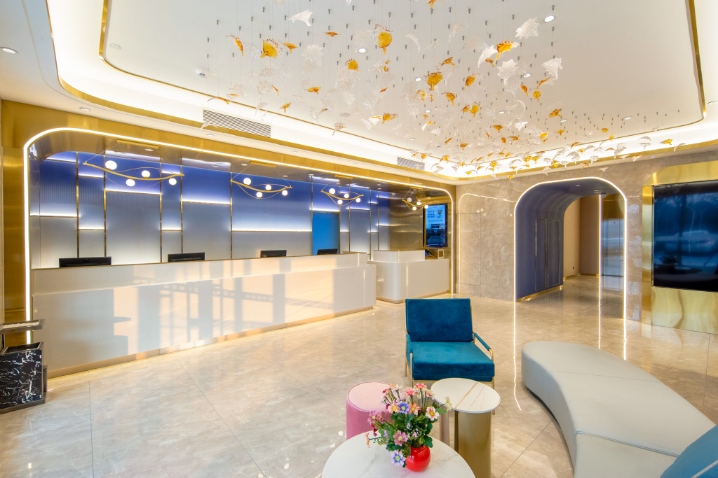 Цзинин: Starway Hotel (Jiaxiang high-speed railway station stone sculpture square shop)