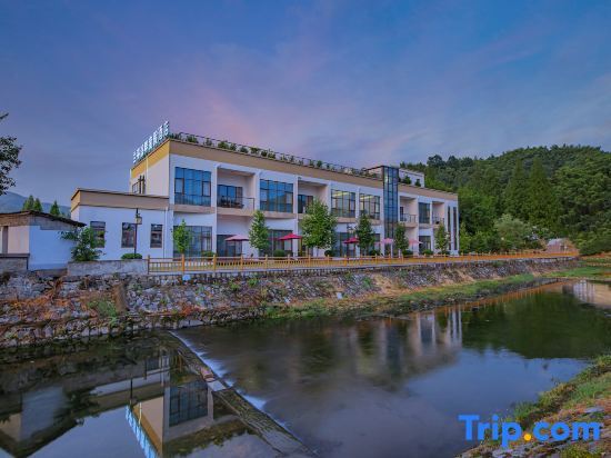 Хучжоу: Lanting Creek bank · River · Fishing · Family Homestay