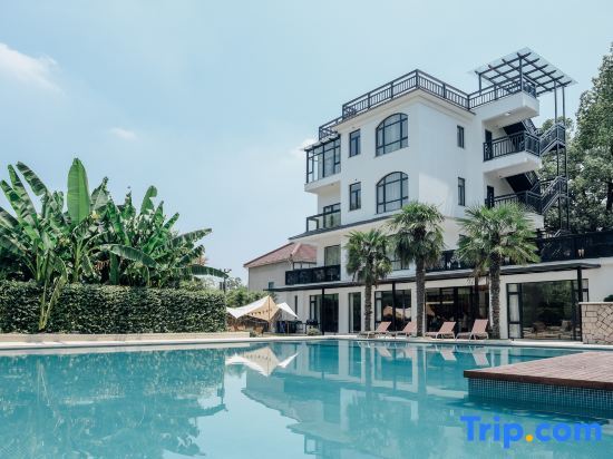 Хучжоу: Yinye Moganshan Design Aesthetics Pool Resort Homestay