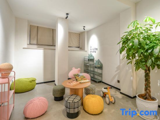 Хучжоу: Yinye Moganshan Design Aesthetics Pool Resort Homestay