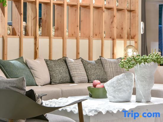 Хучжоу: Yinye Moganshan Design Aesthetics Pool Resort Homestay