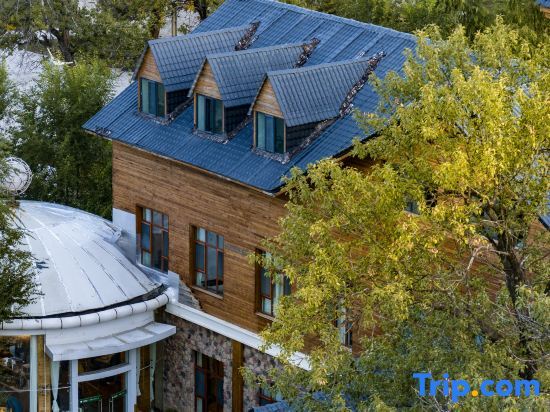 Кюнес: Nalati Bairui Linyin Hotel