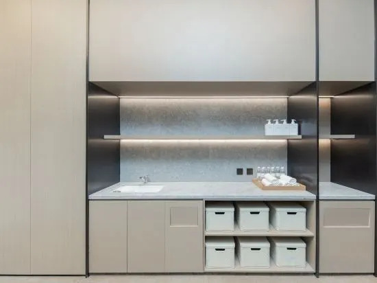 Янчжоу: J hotel (Yizheng passenger station store)
