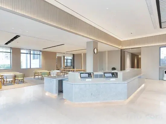 Янчжоу: J hotel (Yizheng passenger station store)