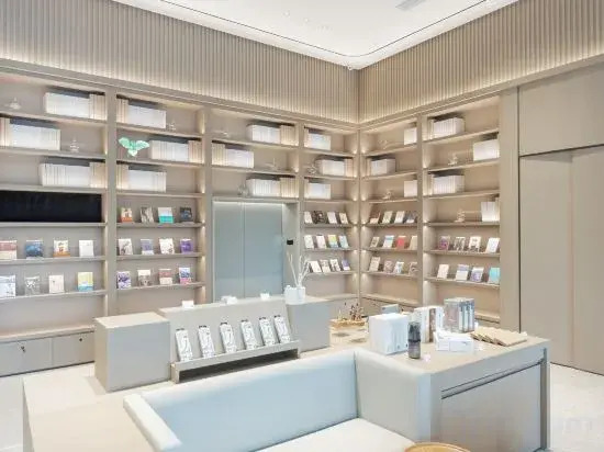 Янчжоу: J hotel (Yizheng passenger station store)