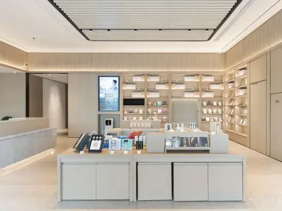Янчжоу: J hotel (Yizheng passenger station store)