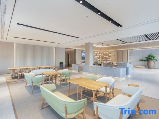 Янчжоу: J hotel (Yizheng passenger station store)