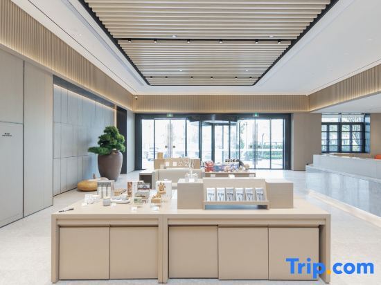 J hotel (Yizheng passenger station store) — фото 1