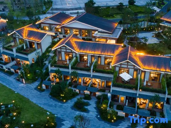 Бачжун: Blossom House Bazhong Enyang