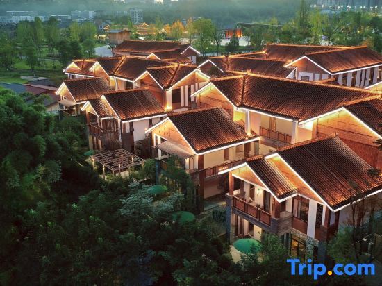 Бачжун: Blossom House Bazhong Enyang