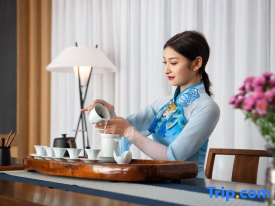 Бачжун: Blossom House Bazhong Enyang