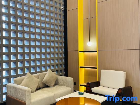 Динпин: Dilunting Hotel