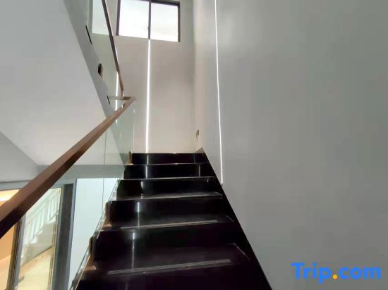 Цзуньи: Langyue Apartment