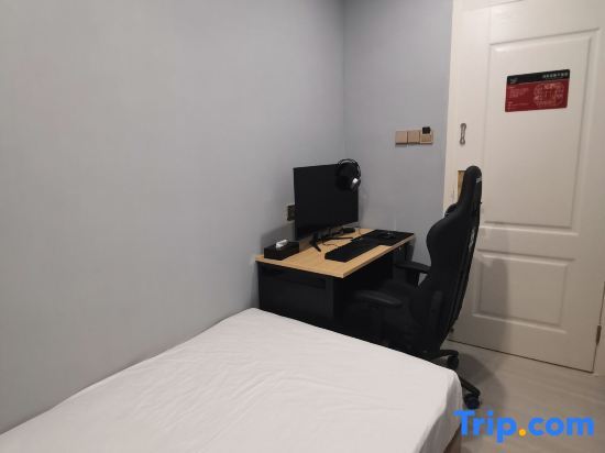 Луань: 92 Bayin Box Entertainment Hotel