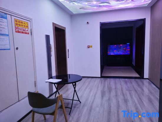 Луань: 92 Bayin Box Entertainment Hotel