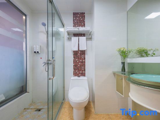 Шаоксинг: Muse cinema Hotel(Baolong square store of Shaoxing Paojiang agricultural and Commercial College)