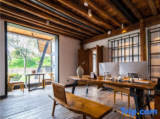 Шангри-Ла: Meet B&B (Daocheng Yading Scenic Area)