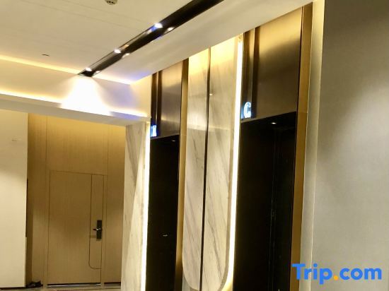 Чаочжоу: Teng rui waitan wan teng rui center store Apt 2808 , Chao zhou China
