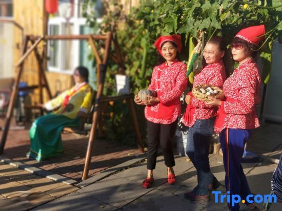 Паниин: Red Beach Yuanjia Farmhouse