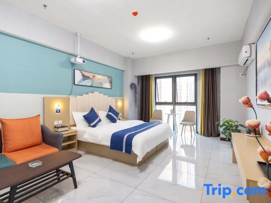 Синьсян: Encounter Movie Hotel (Xinxiang East High-speed Railway Station)