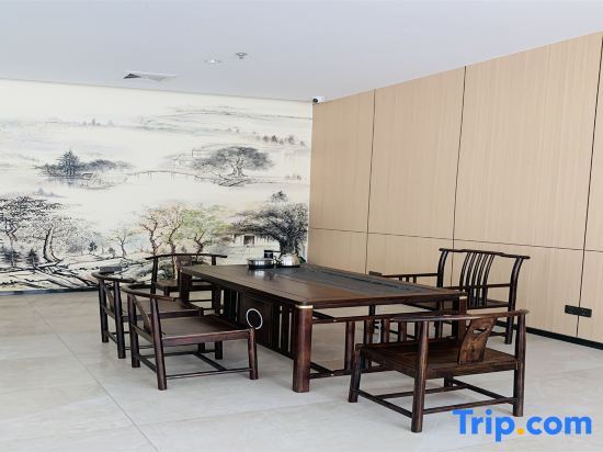 Джиангме: Gena Hotel