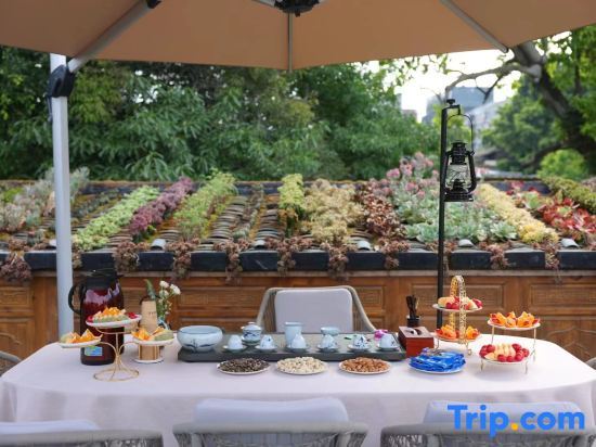 Фучжоу: Blossom House  Fuzhou Sanfang Qixiang