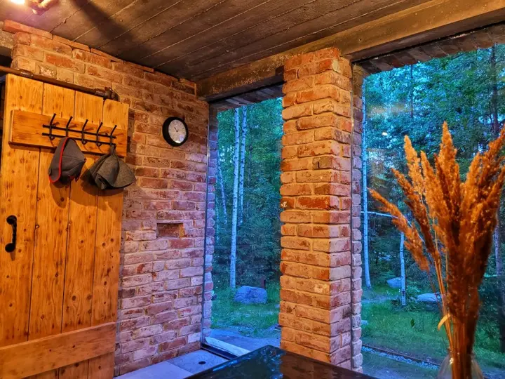 Ихала: Коттедж Brusnika Village
