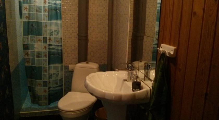 Сортавала: Dom u ozera Hyumpelyayarvi