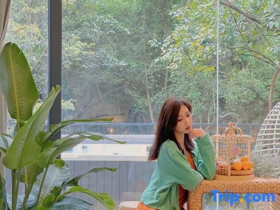 Хойчжоу: Nankunshan Wooden Cottage No.1 Manor