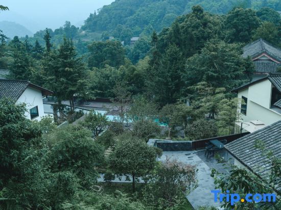 Лешан: Emeishan Hetang Yunqi Tangquan Homestay
