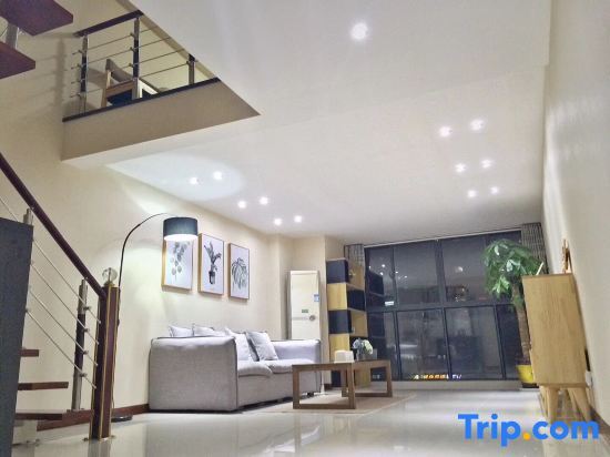 Ухань: Newhouse Apartment