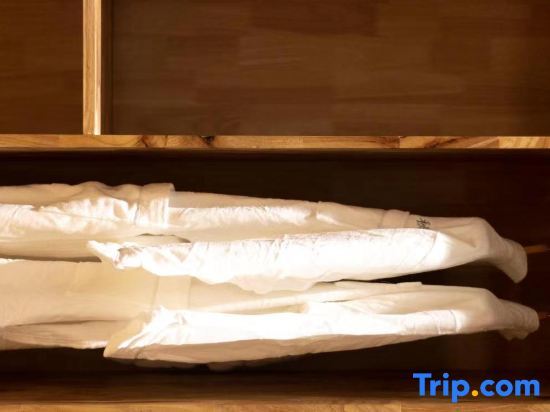 Цзагунао: Lixian Mulin Qiushanjian Homestay