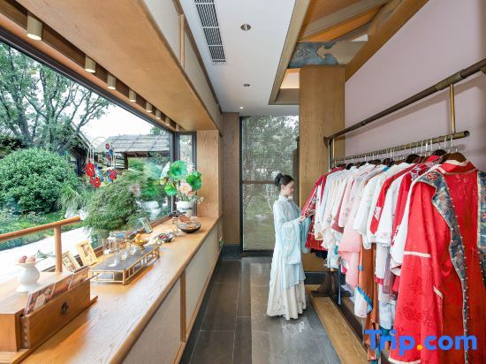 Баоцзи: Taibai Mountain Tangzhen Shitang Huasong Hot Spring Resort Hotel