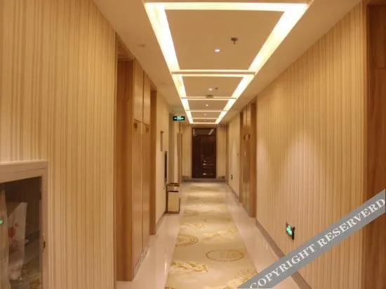 Нантайкун: Qicai Danxia Wenzheng Holiday Hotel